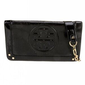 Tory Burch Bombe Reva Clutch in Black Patent Leather and Silver Chain Strap